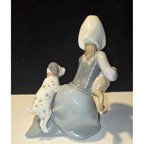Lladro "Little Friskies" Retired Figurine #5032 Girl with Cat and Dog - Picture 4 of 7